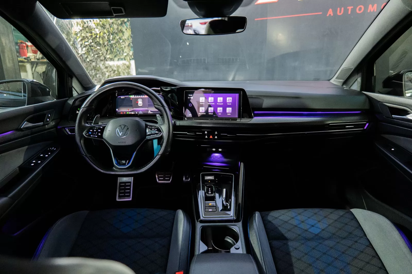 VW Golf 2.0 TSI R DSG - foto 3