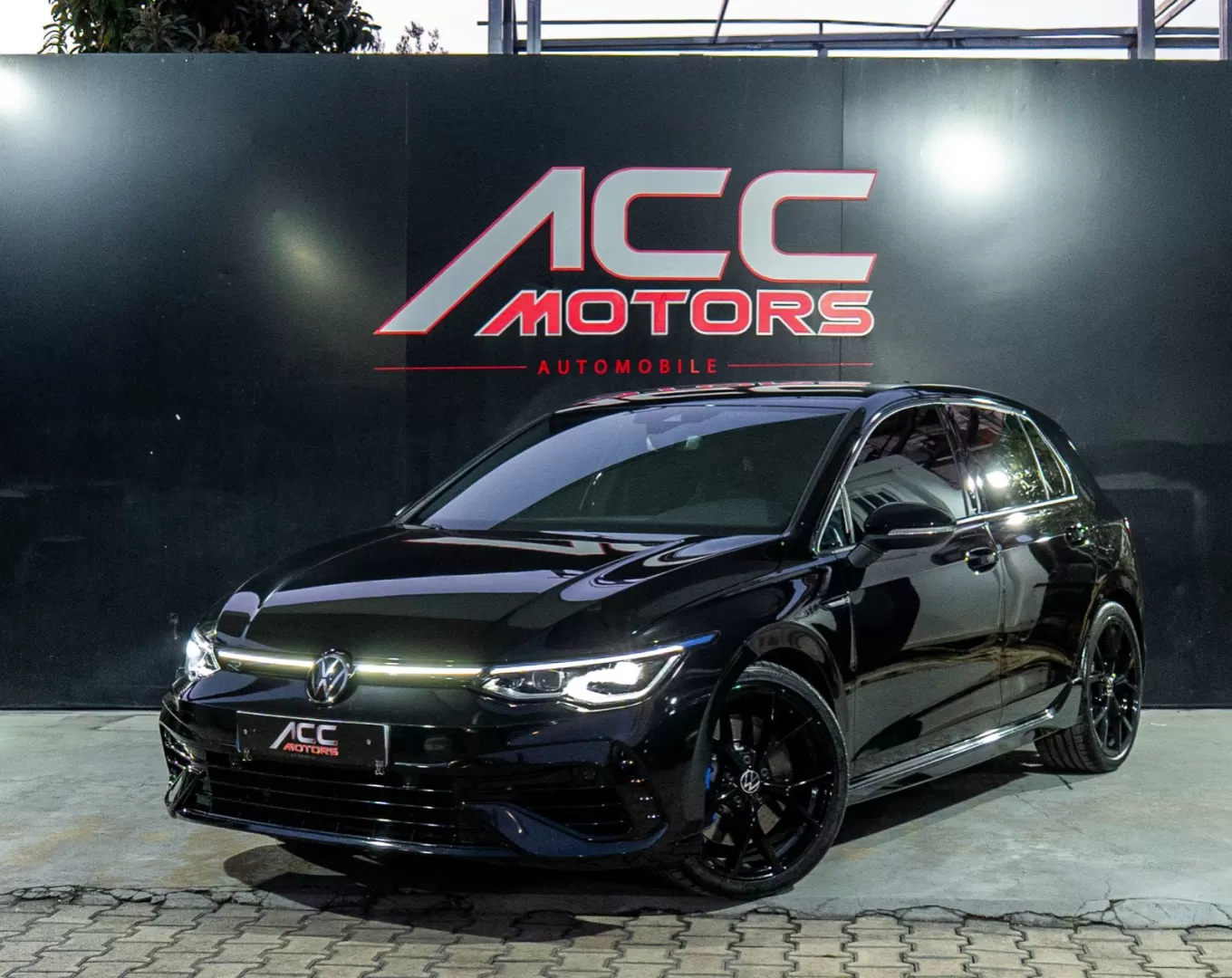 VW Golf 2.0 TSI R DSG - foto 2