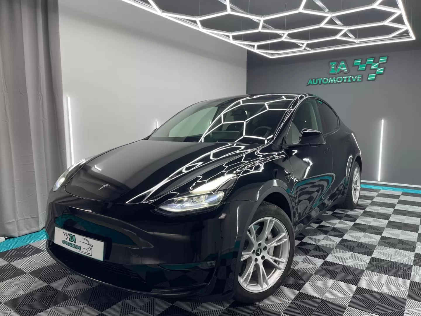 SHAKENAUTO - Tesla Model Y Long Range Dual Motor AWD em Fafe Braga