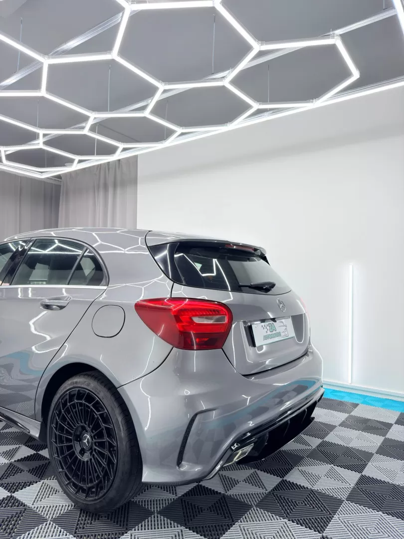 Mercedes-Benz A 180 d Look A45 AMG - foto 8