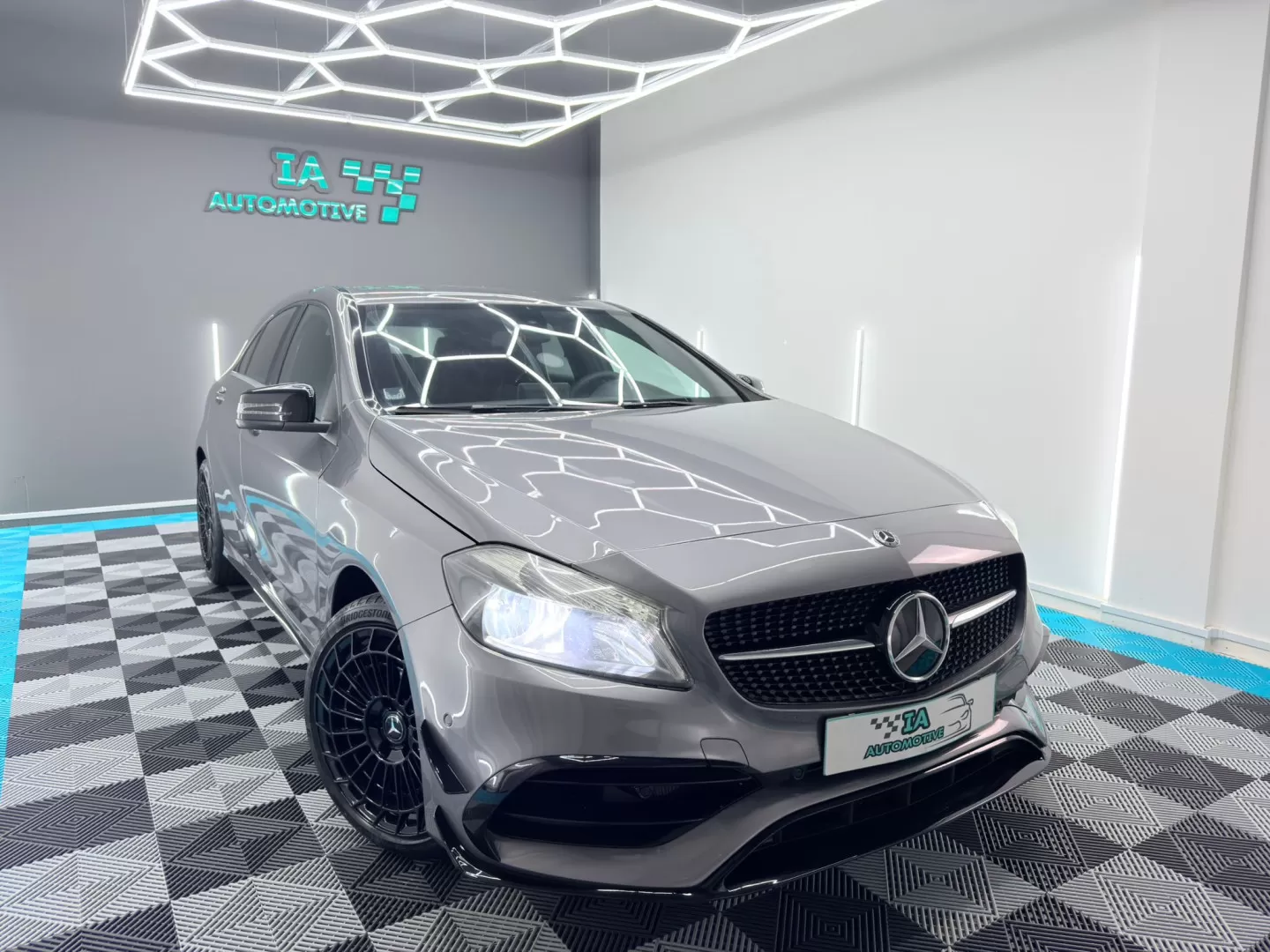 Mercedes-Benz A 180 d Look A45 AMG - foto 4