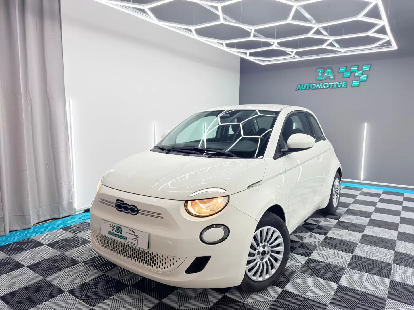 Fiat 500e Action