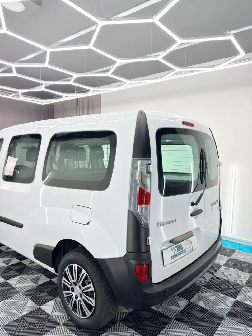 Renault  Kangoo Express Z.E 22kw 5 Lugares - foto 6