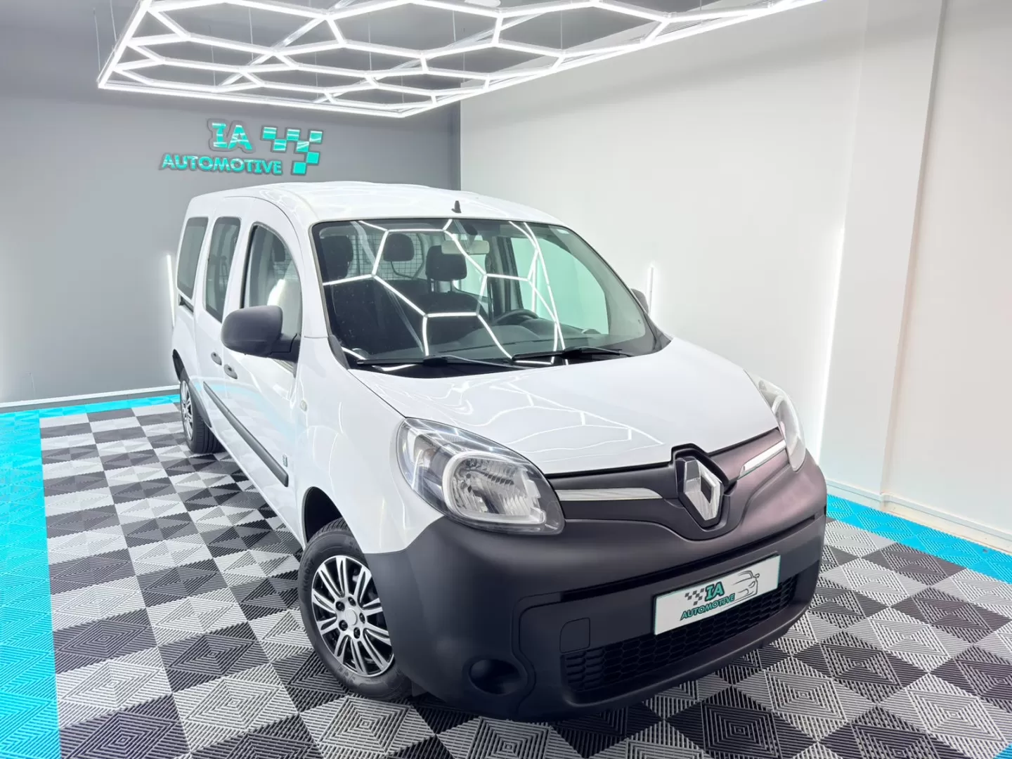 Renault  Kangoo Express Z.E 22kw 5 Lugares - foto 4