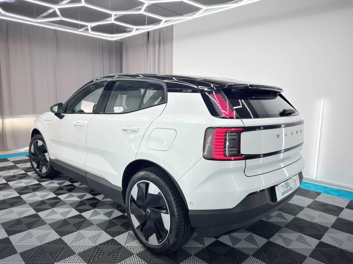 Volvo EX30 P5 Electric Long Range RWD Ultra - foto 5