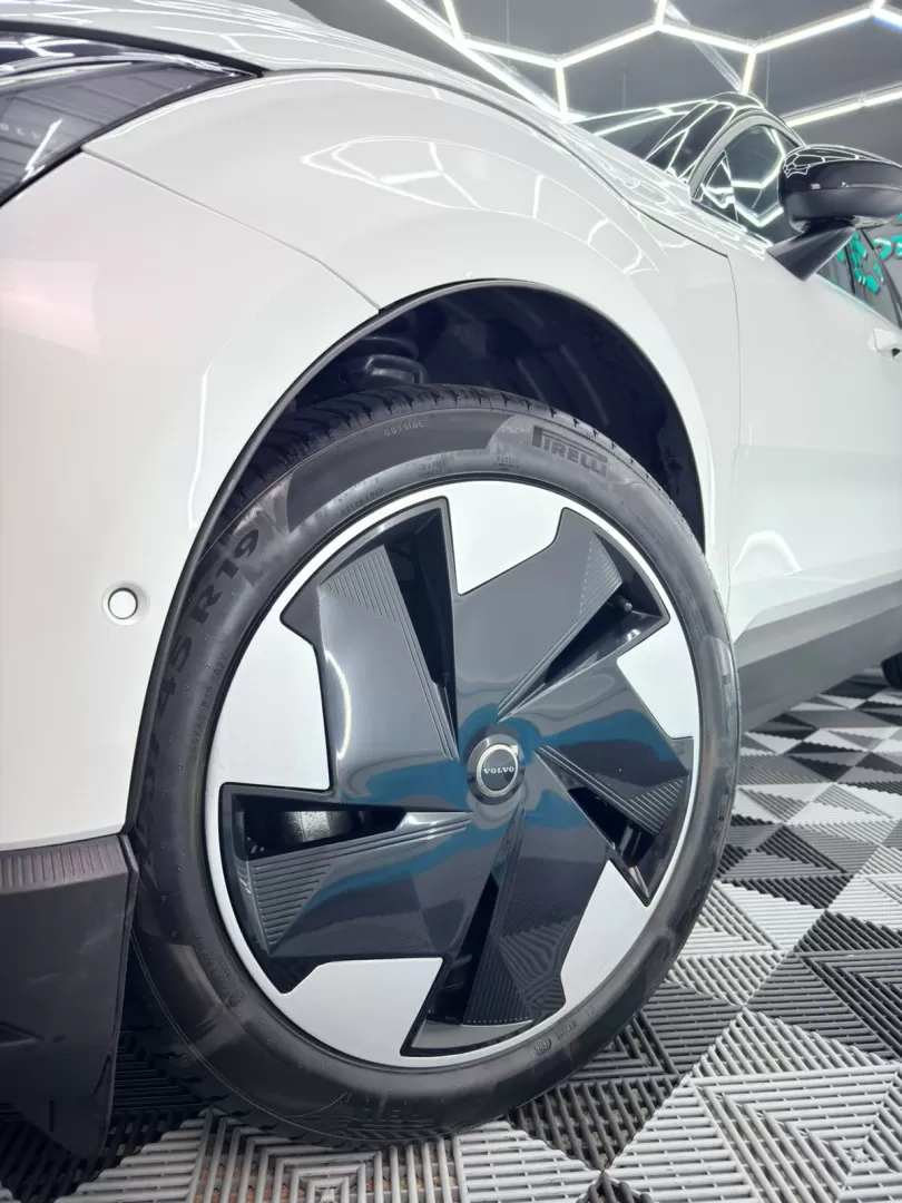 Volvo EX30 P5 Electric Long Range RWD Ultra - foto 3