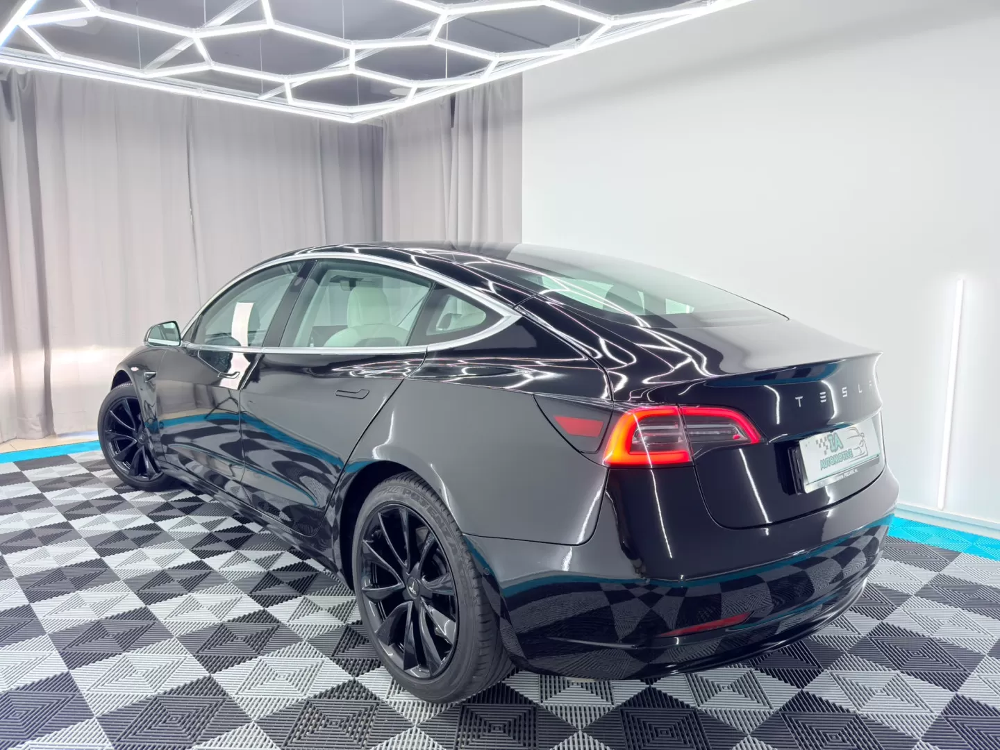 Tesla Model 3 Standard RWD Plus - foto 5