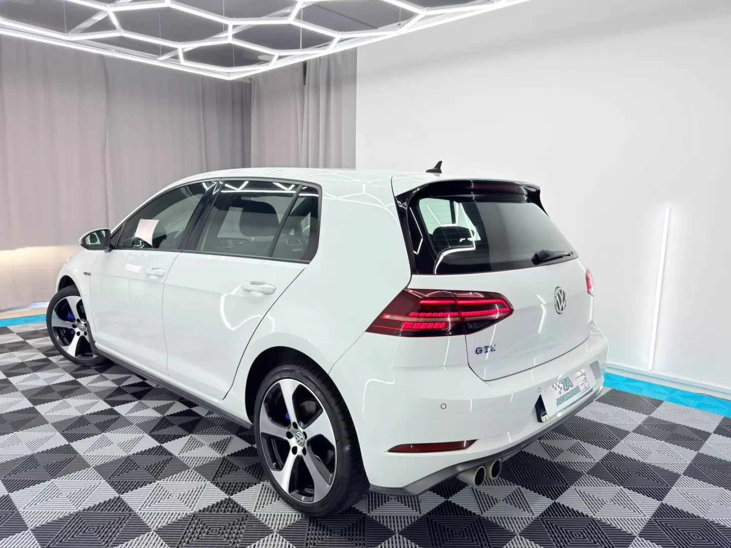 VW Golf 1.4 GTE Plug-in-Hybrid DSG - foto 5