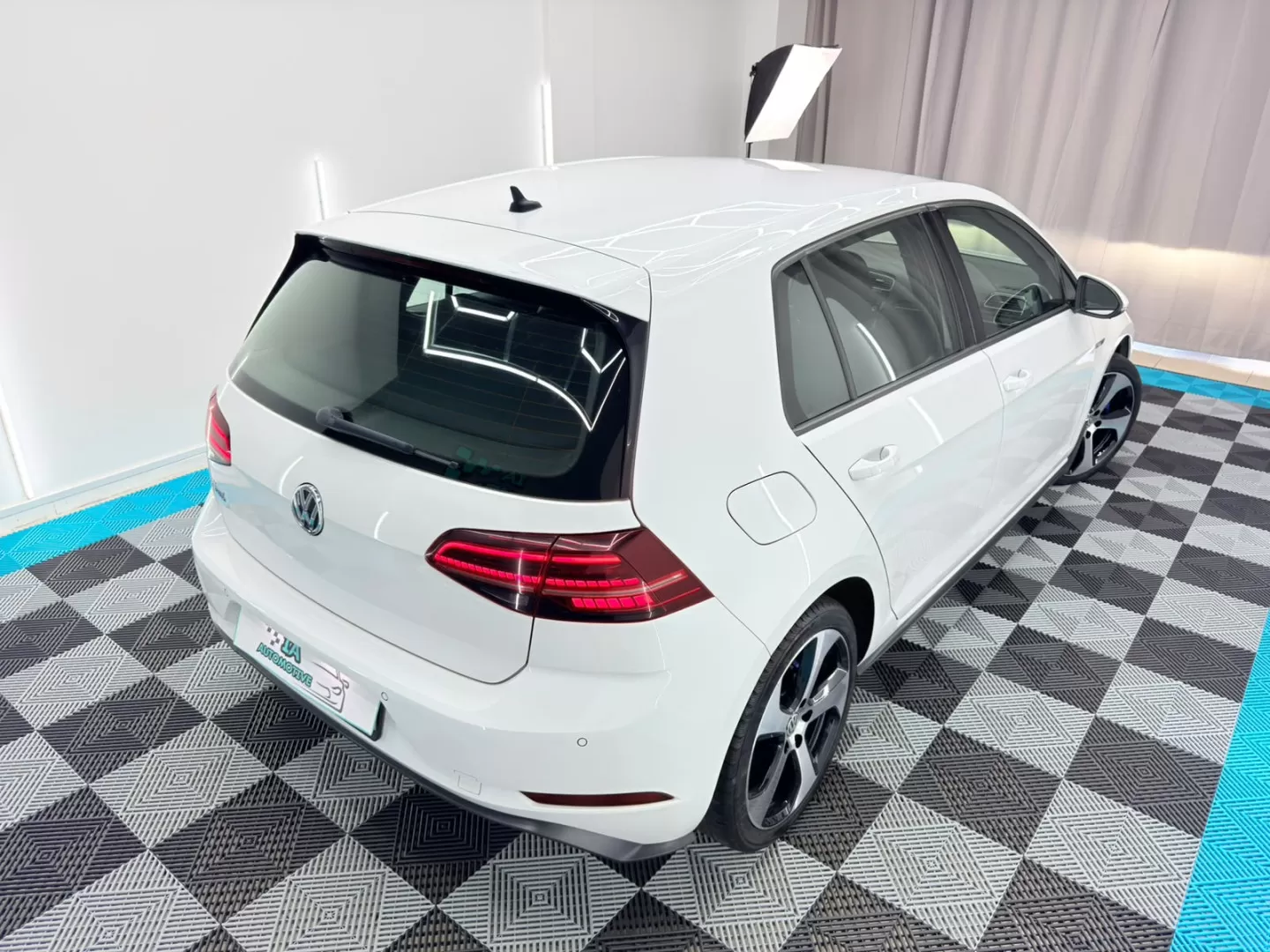 VW Golf 1.4 GTE Plug-in-Hybrid DSG - foto 8