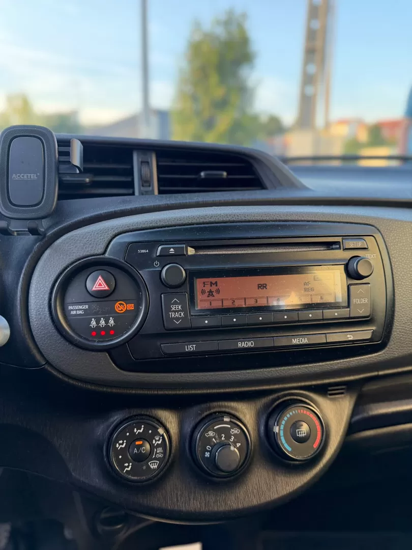 Toyota Yaris 1.4 D-4D ACtive+AC - foto 7