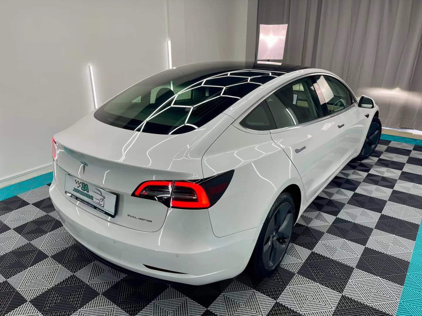 Tesla Model 3 Long-Range Dual Motor AWD - foto 7