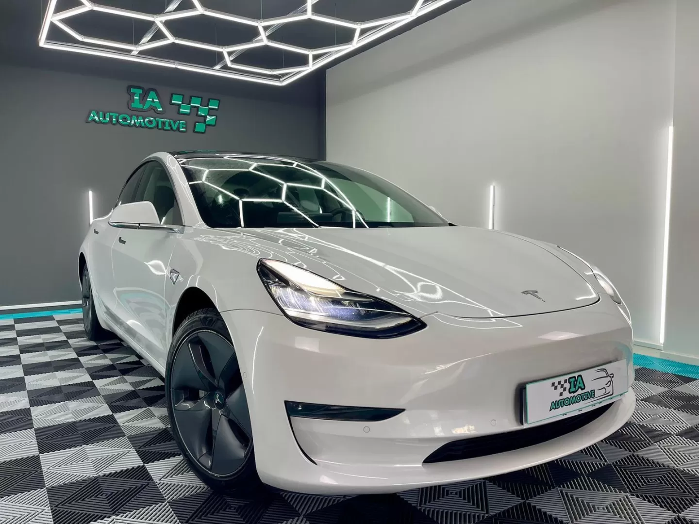 Tesla Model 3 Long-Range Dual Motor AWD - foto 4