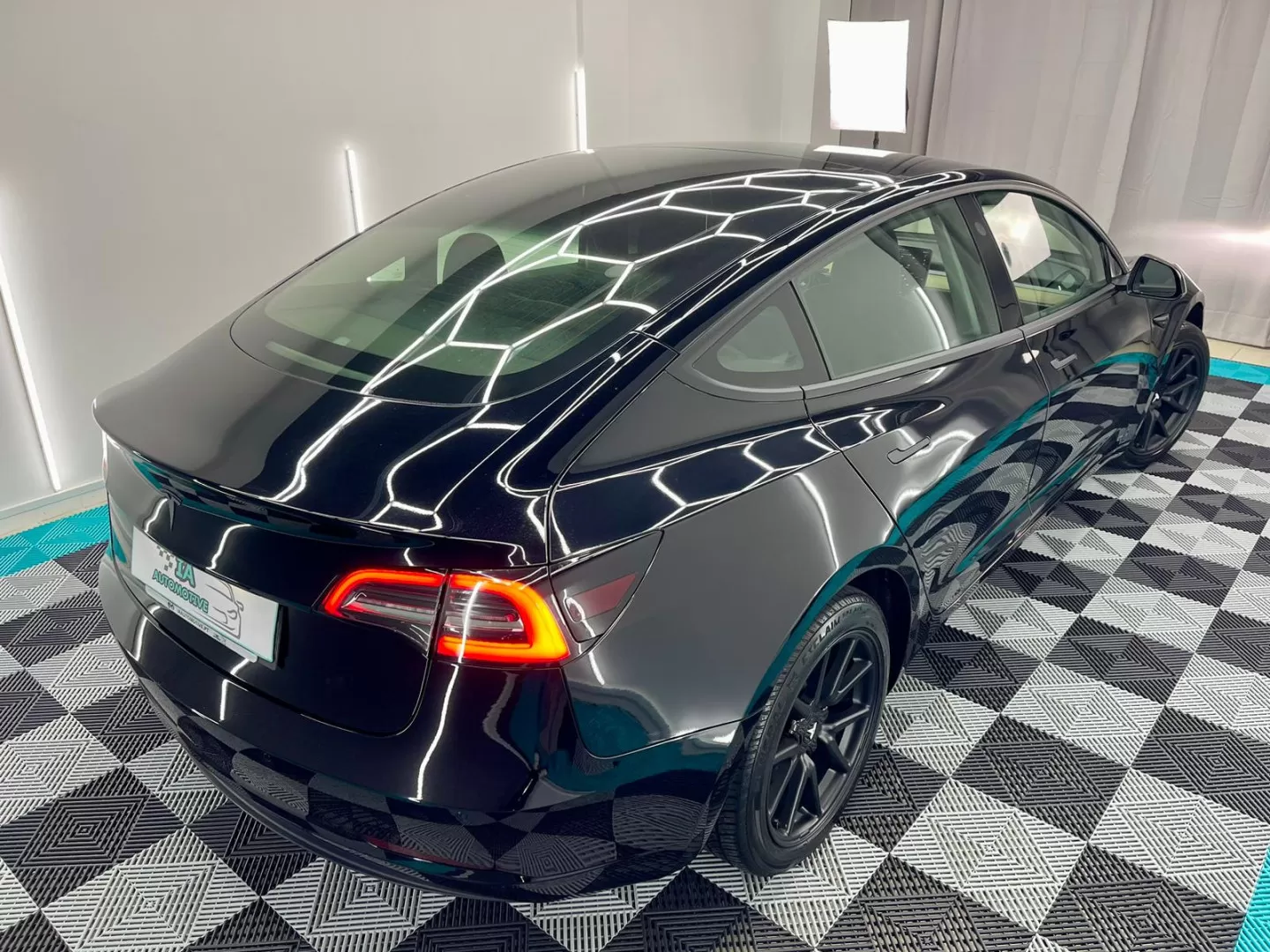 Tesla Model 3 Long-Range RWD - foto 7