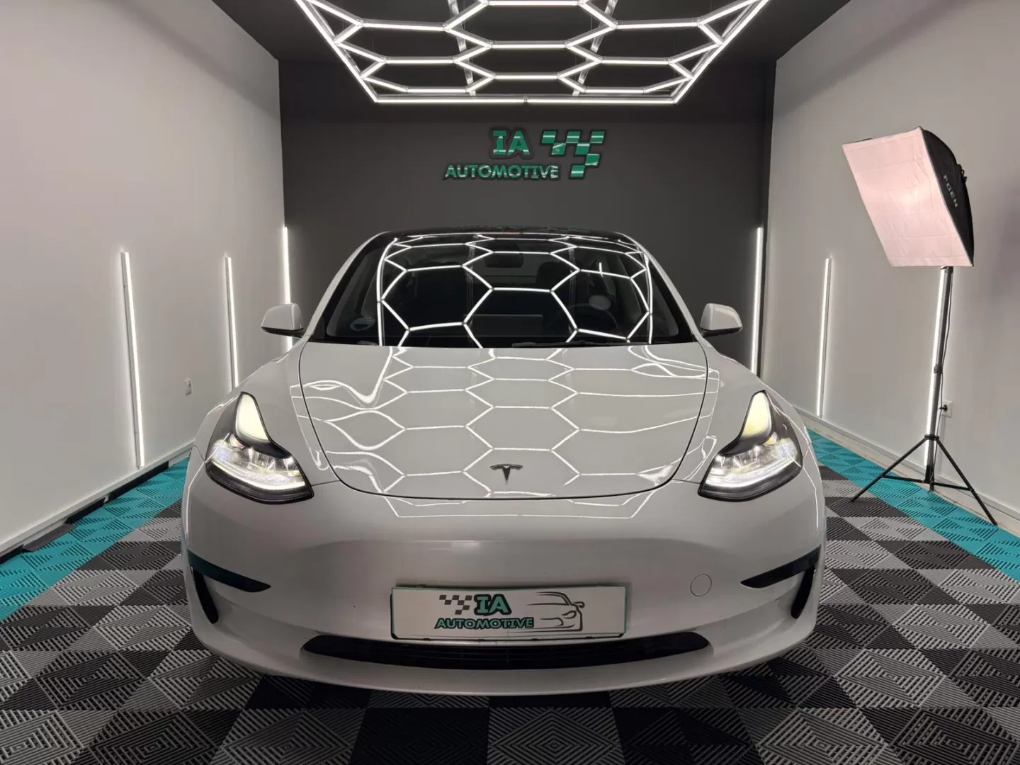 Tesla Model 3 Standard RWD - foto 2