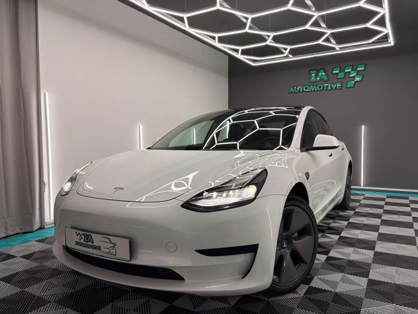 Tesla Model 3 Standard RWD