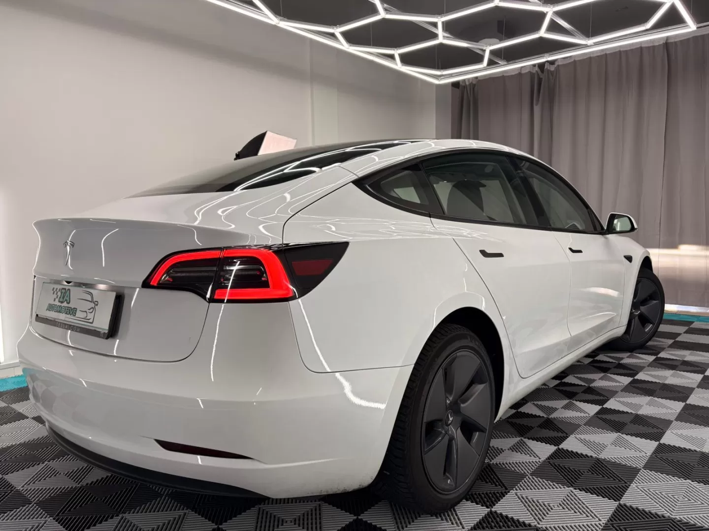Tesla Model 3 Standard RWD - foto 6