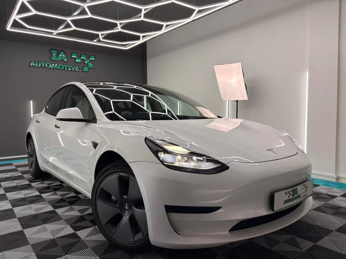 Tesla Model 3 Standard RWD - foto 3