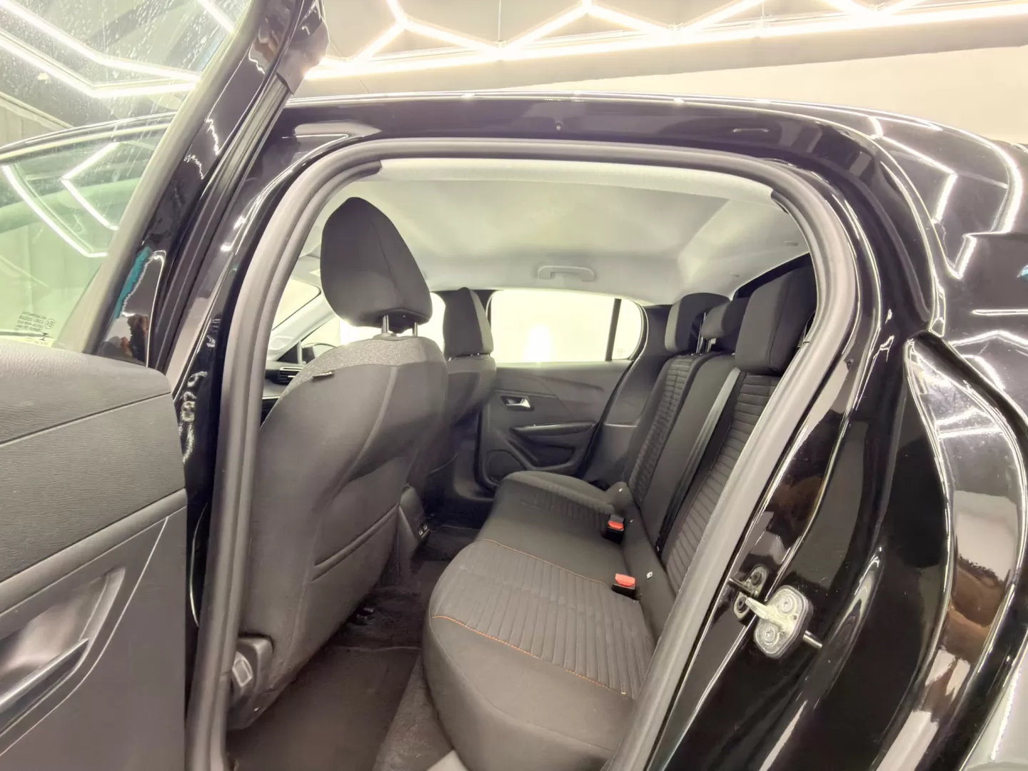 Peugeot e-208 Active Pack - foto 8