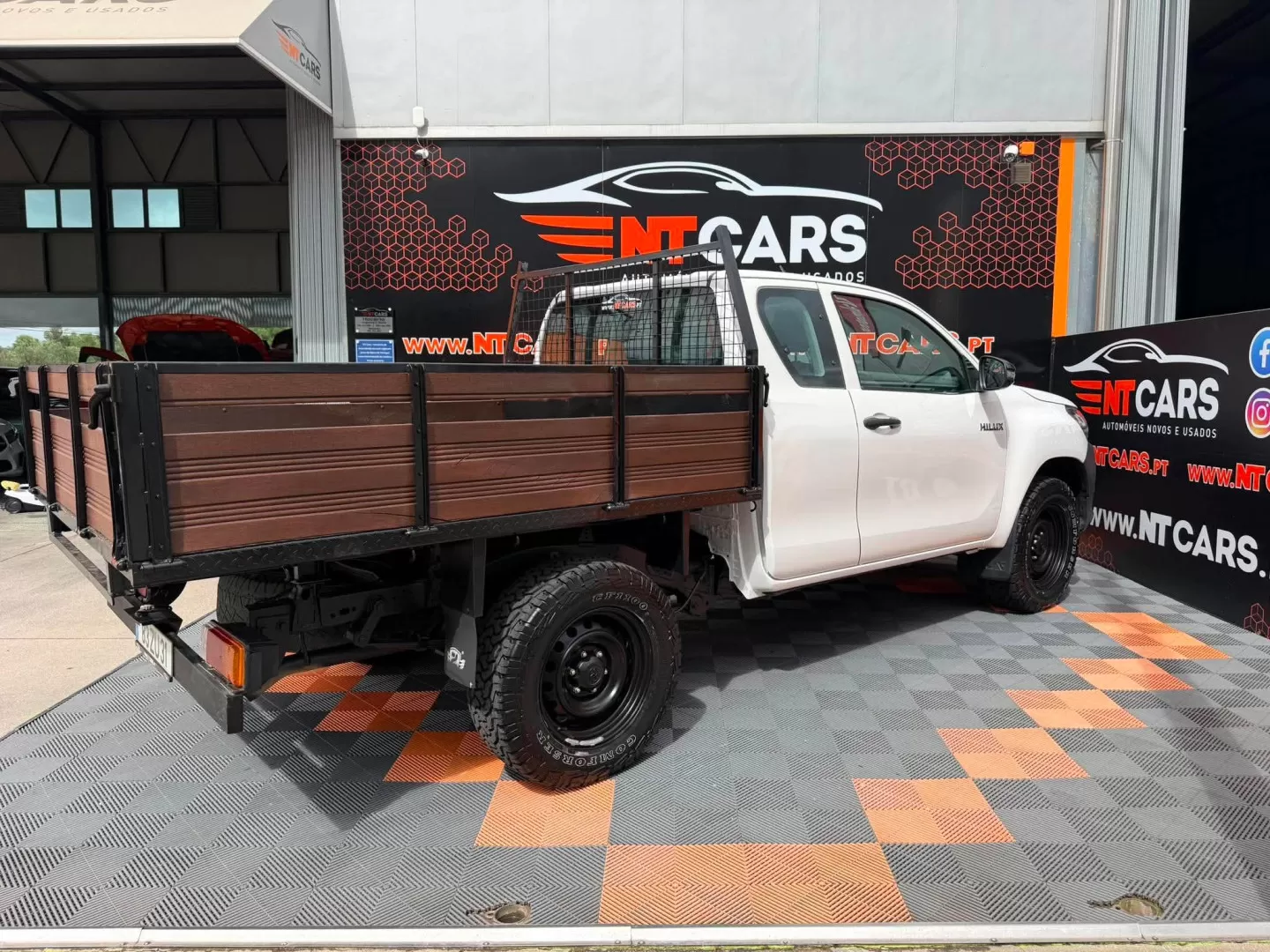 Toyota  HILUX 2.4 D-4D 4WD CE 3L - foto 2