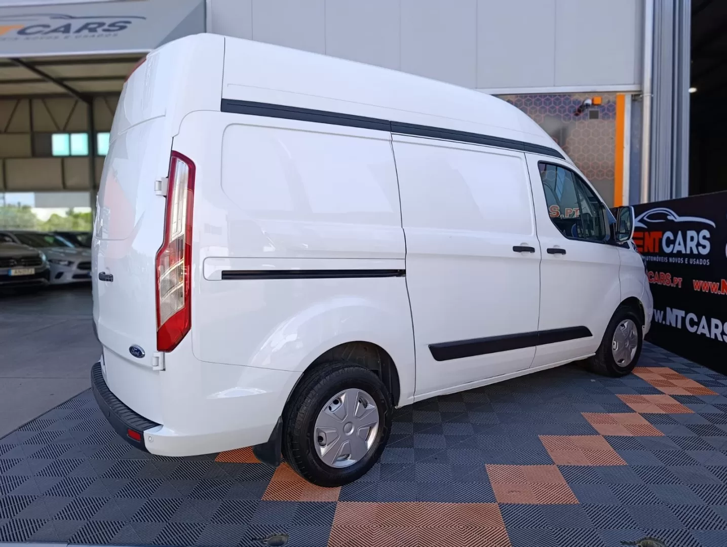 Ford   TRANSIT CUSTOM 2.0TDCI TETO ALTO 280 L1 TREND SWB - foto 2