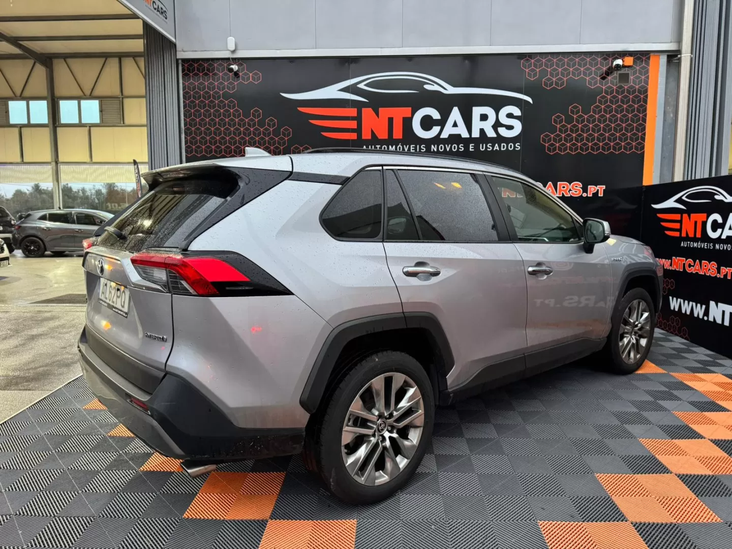 Toyota RAV4 2.5 HDF Exclusive - foto 2