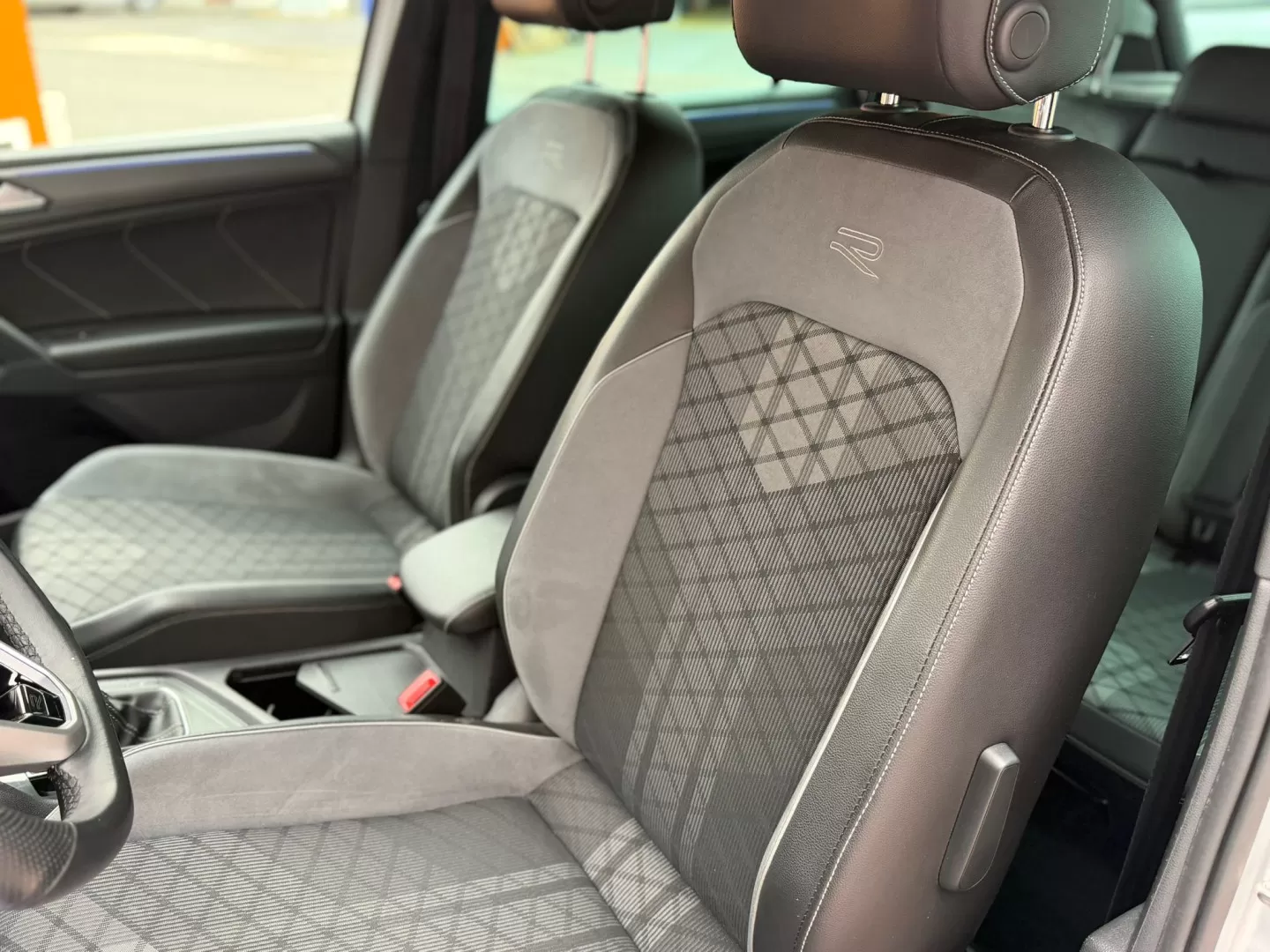 VW Tiguan 2.0 TDI R-Line DSG - foto 7