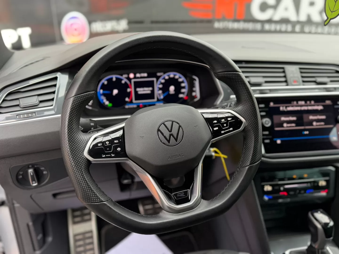 VW Tiguan 2.0 TDI R-Line DSG - foto 8
