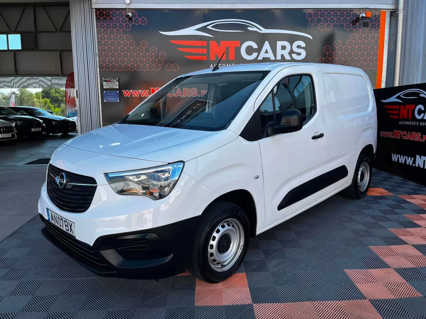 Opel  Combo 1.5 BHDI Essential