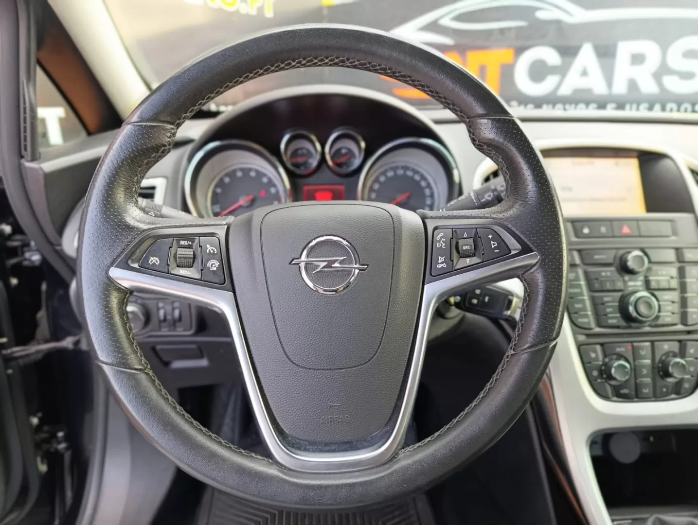 Opel Astra GTC  1.4 T - foto 7