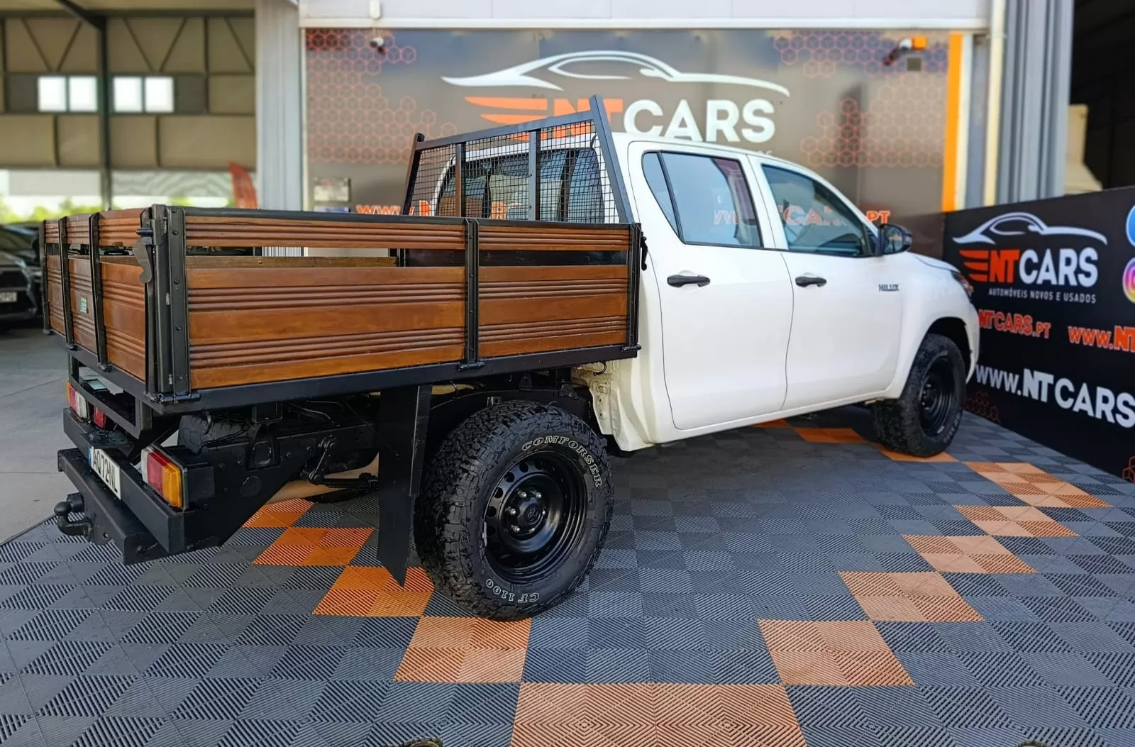 Toyota Hilux 2.4 D-4D 4WD CD CH - foto 2