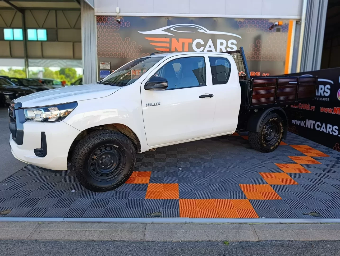 Toyota  HILUX 2.4 D-4D 4WD CE CH 3L