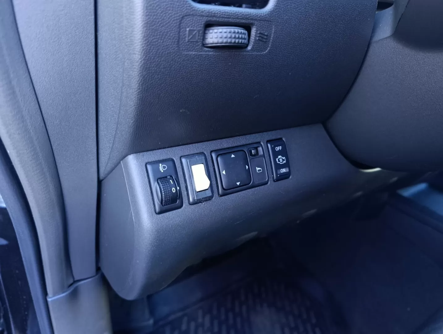 Nissan Navara  2.5 TD 4X4 PILOT SPECIAL EDITION - foto 5