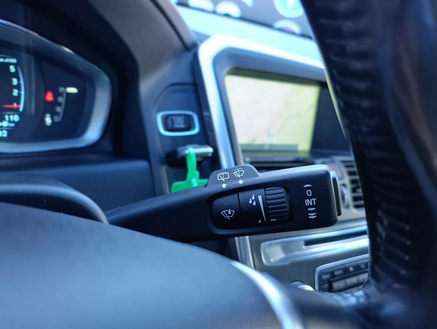 Volvo XC 60 2.0 D4 Momentum Geartronic - foto 7