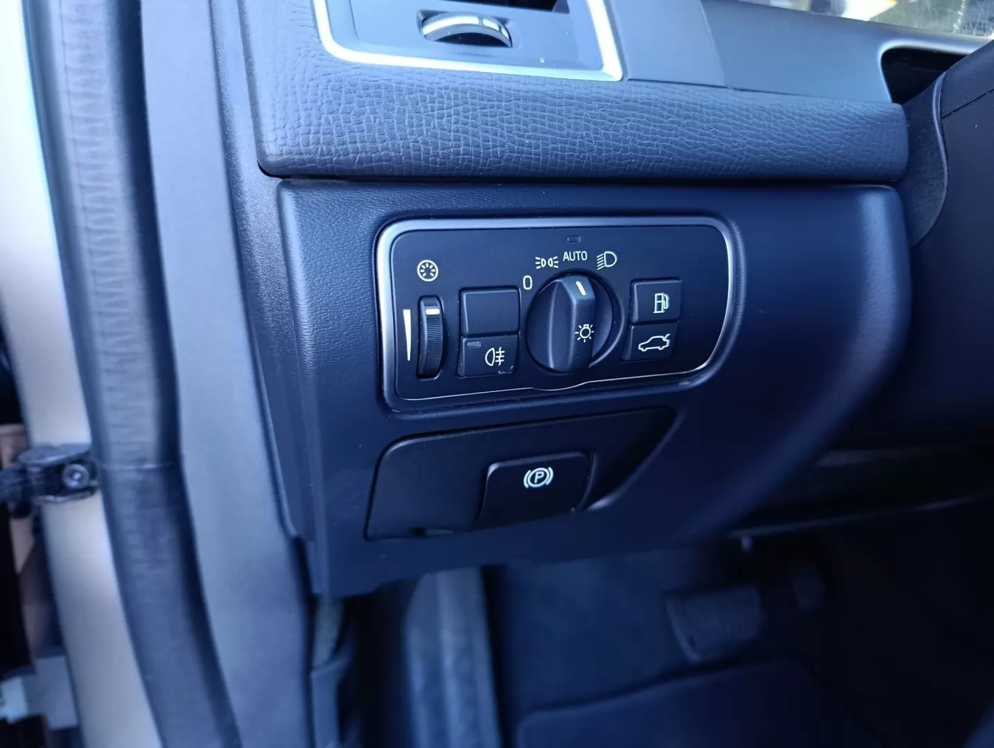 Volvo XC 60 2.0 D4 Momentum Geartronic - foto 5