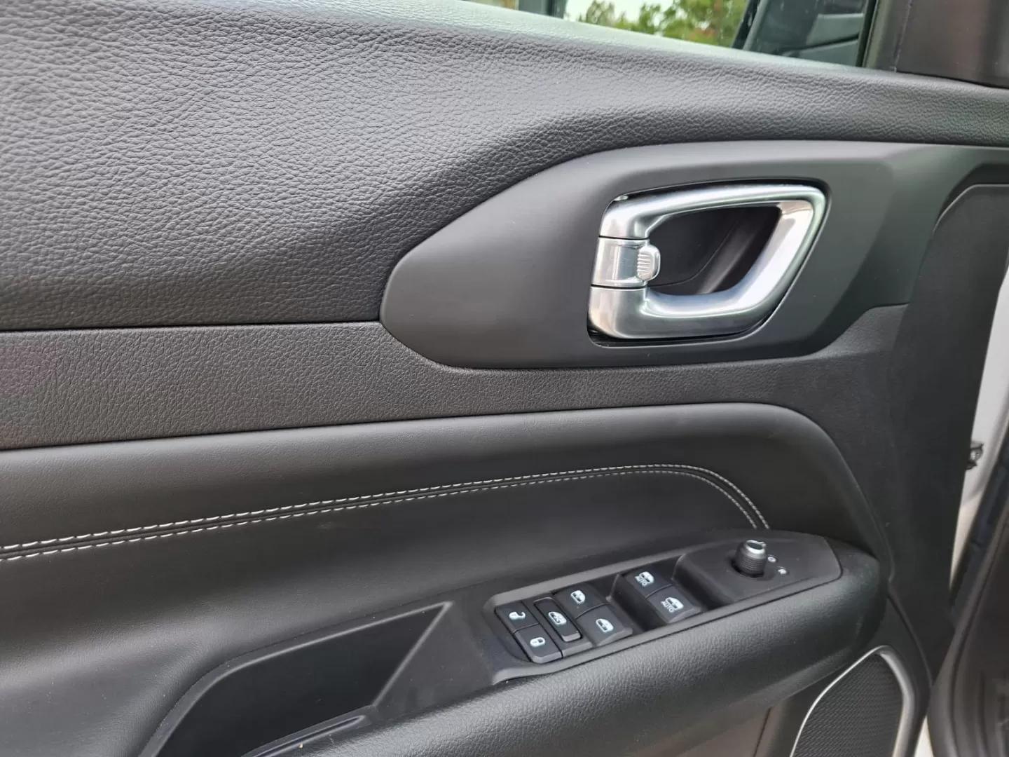 Jeep Compass 1.6 MultiJet Night Eagle - foto 8