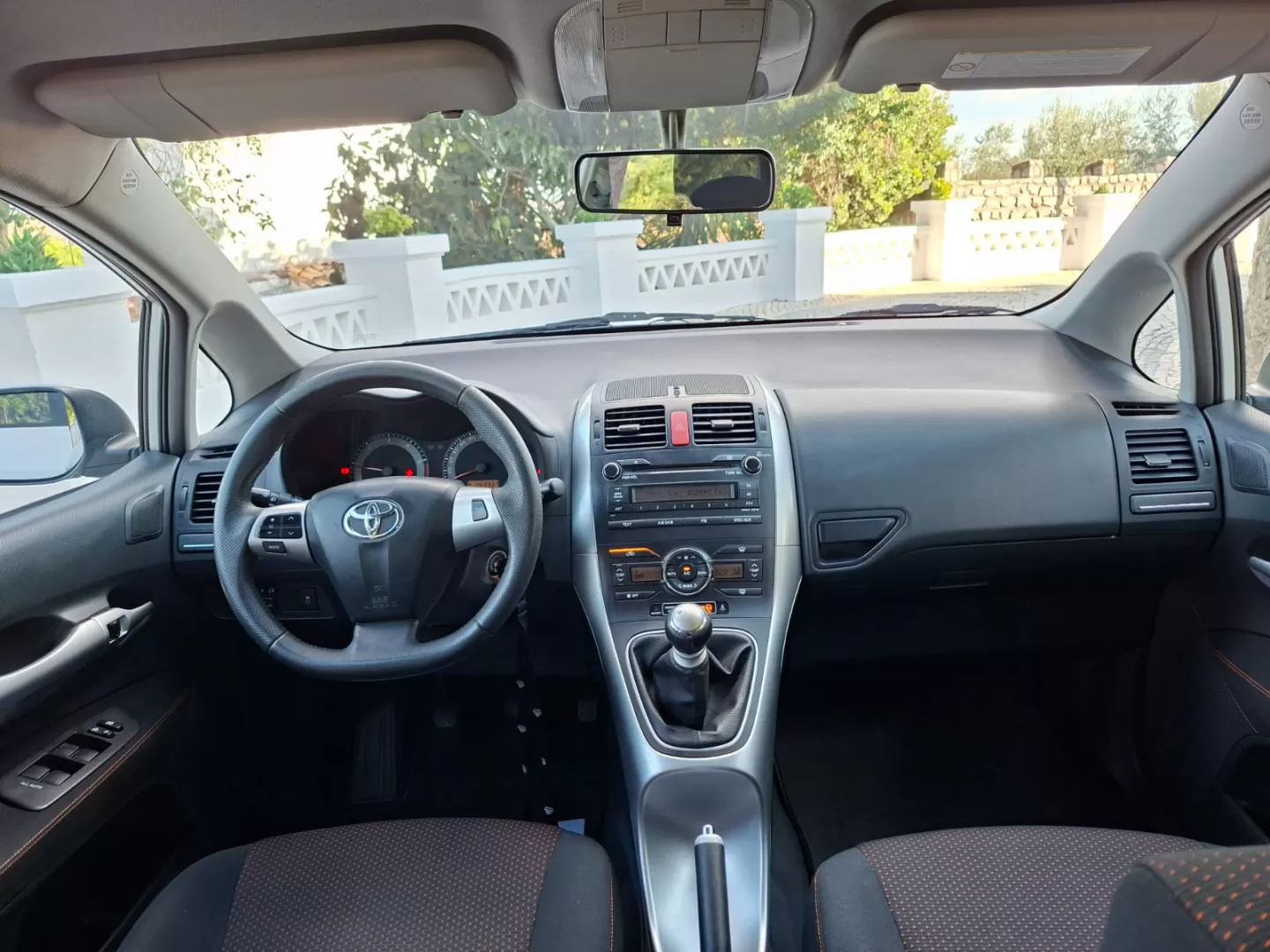 Toyota Auris 1.4 D-4D - foto 6