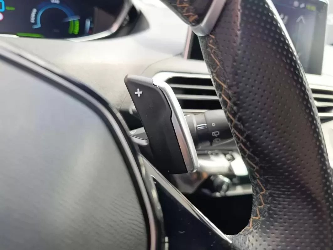 Peugeot 3008 1.6 Hybrid4 GT e-EAT8 - foto 6
