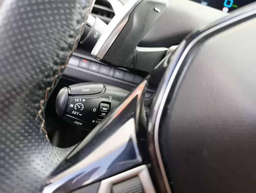 Peugeot 3008 1.6 Hybrid4 GT e-EAT8 - foto 5