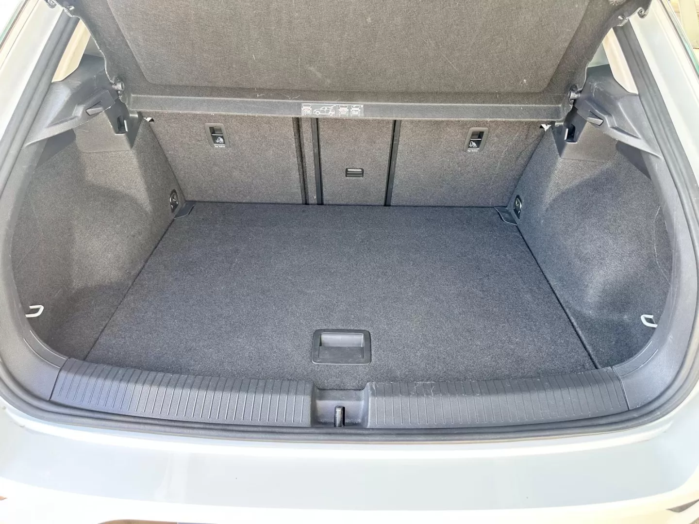 VW T-Roc 1.0 TSI - foto 8