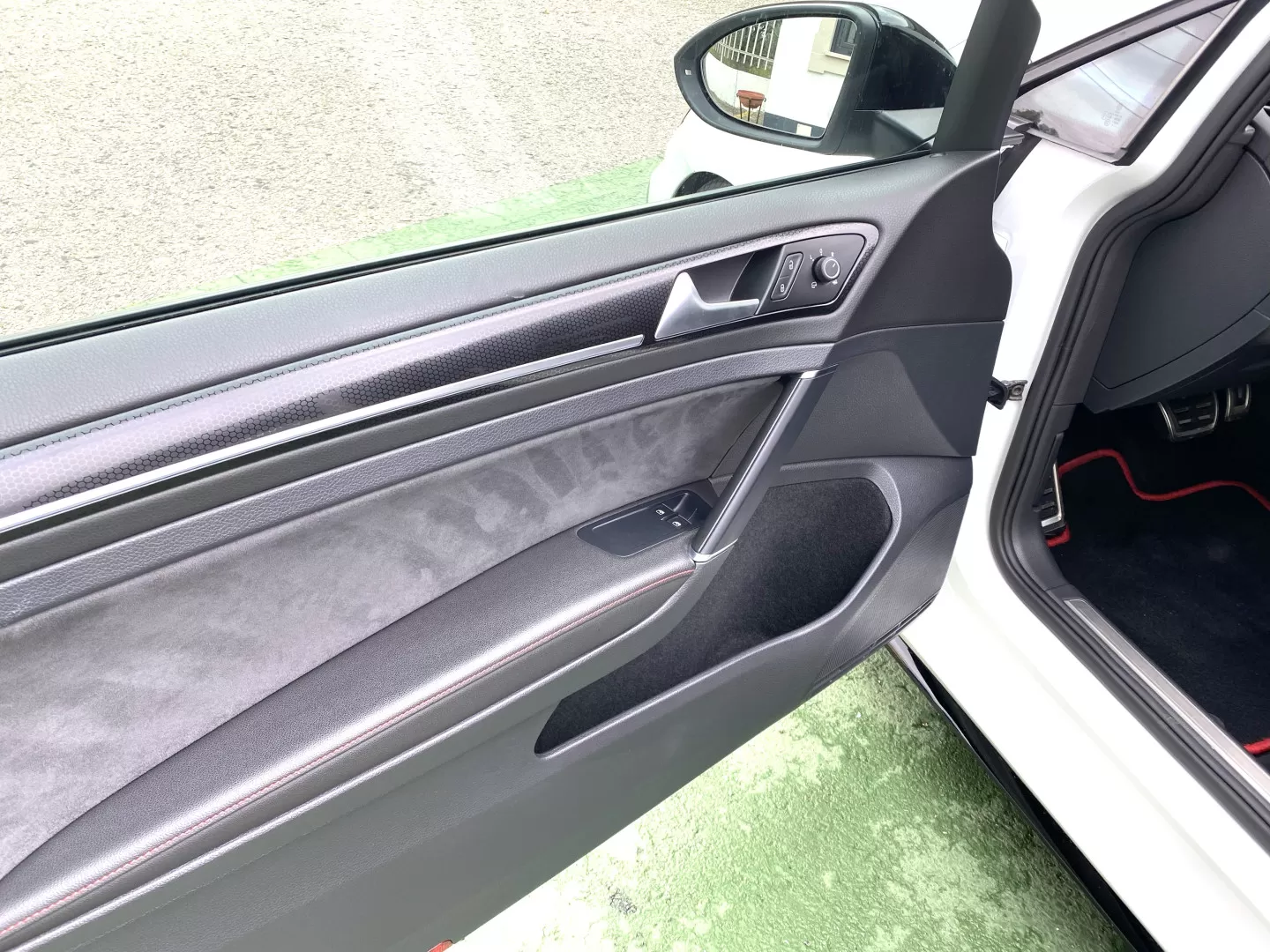 VW Golf 2.0 TSI GTI Clubsport DSG - foto 6