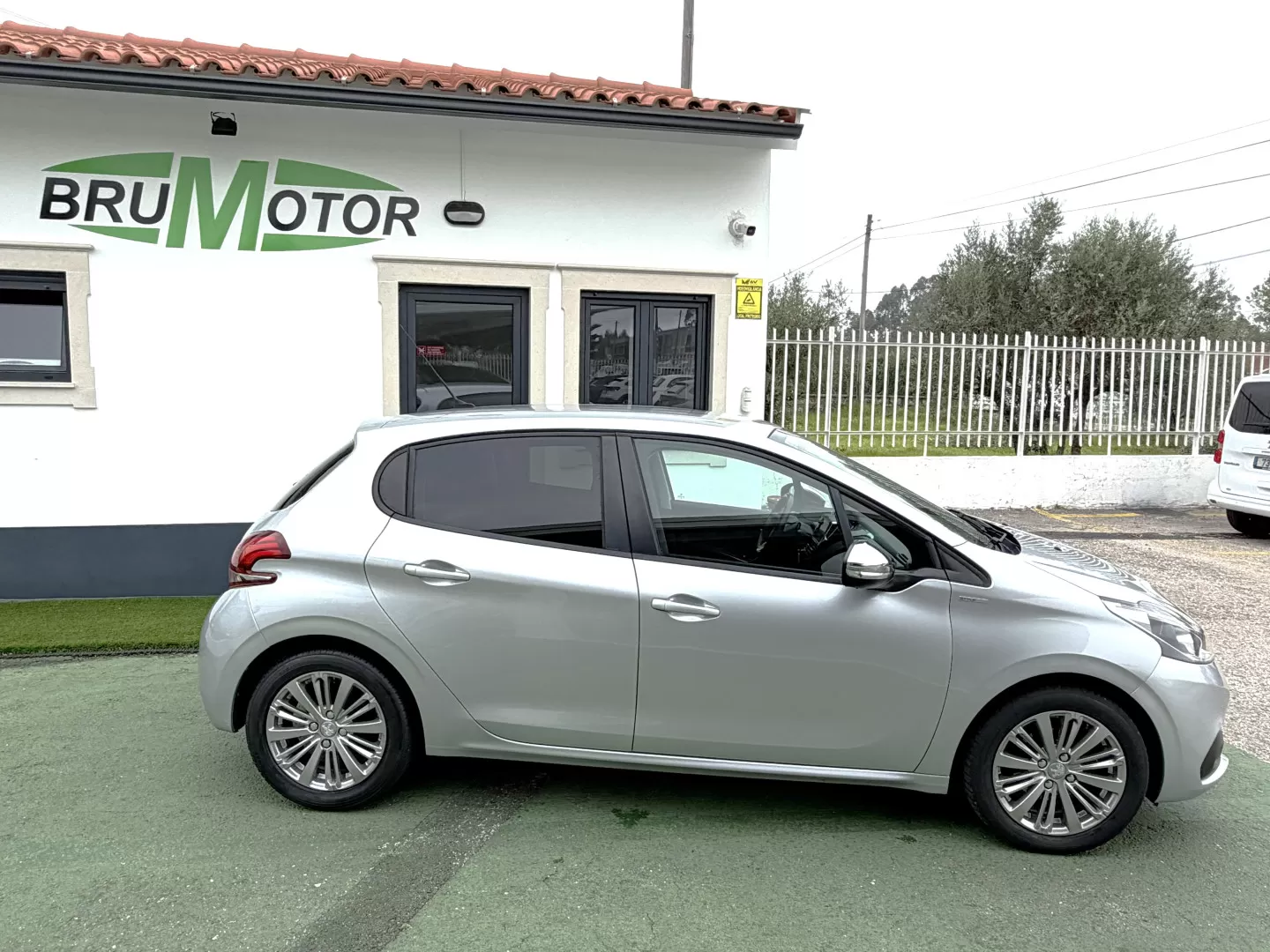 Peugeot 208 1.2 STYLE - foto 5