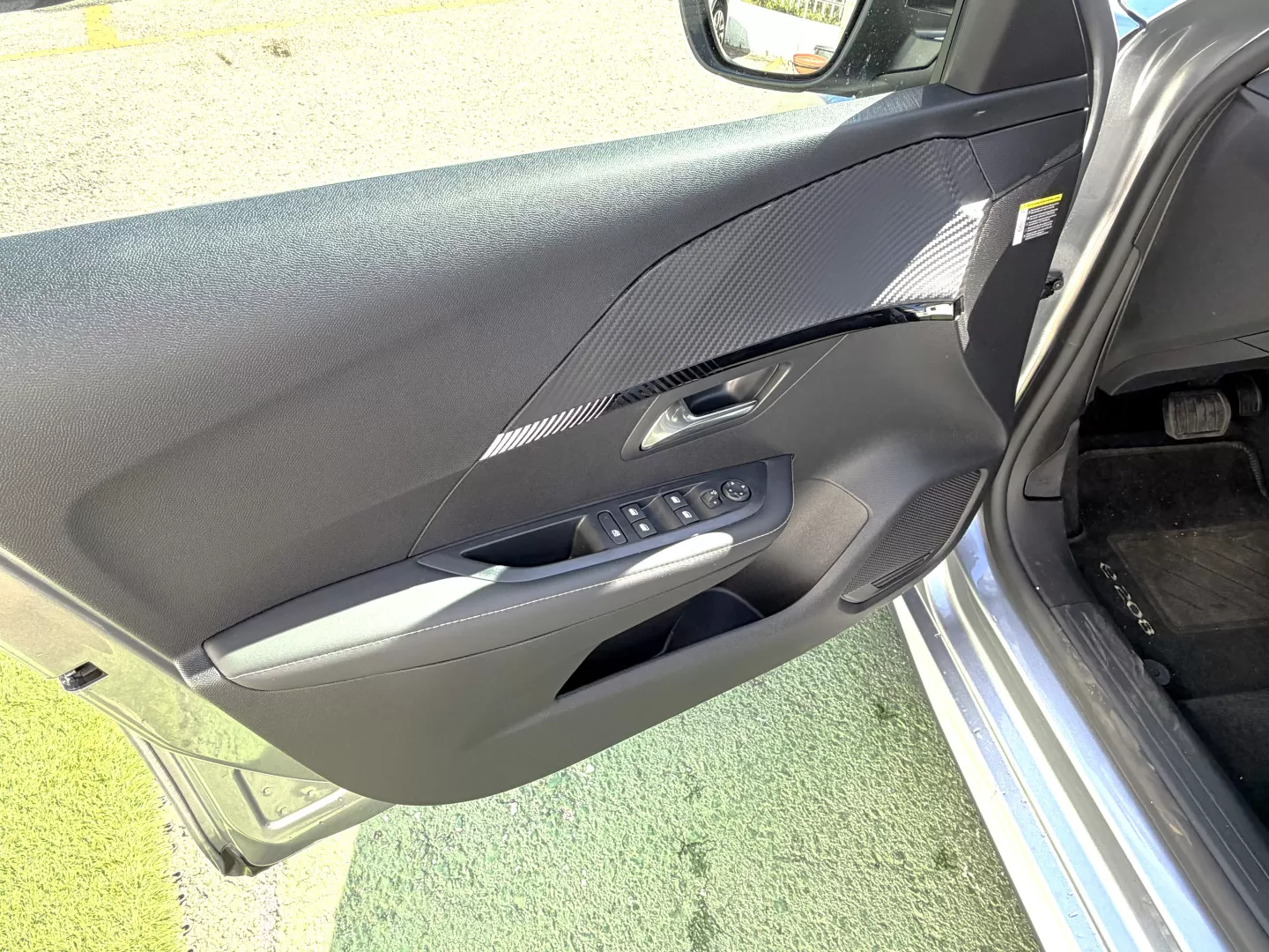 Peugeot e-208 ALLURE - foto 6