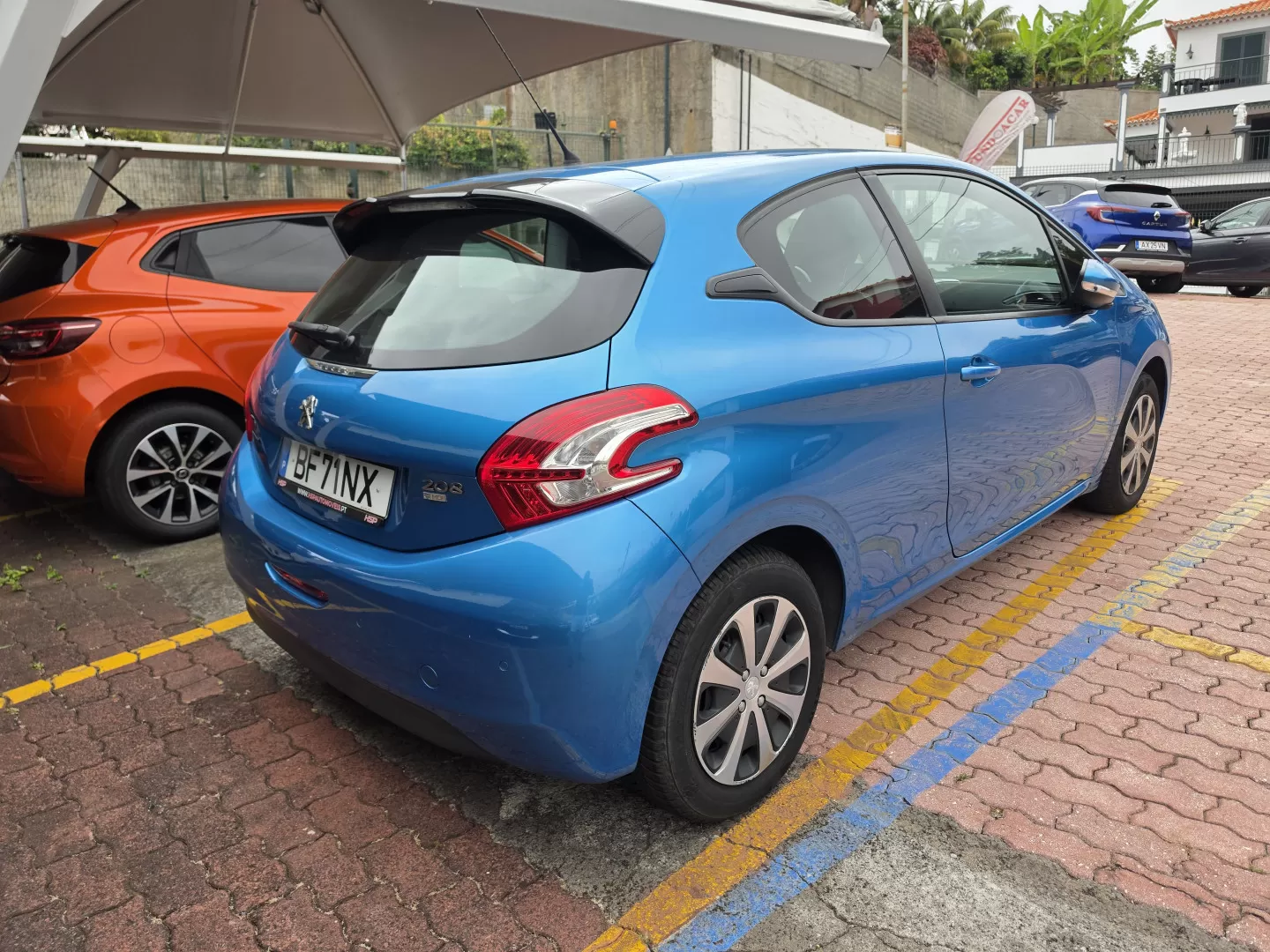 Peugeot 208 1.4 e-HDi Access 2-Tronic - foto 2