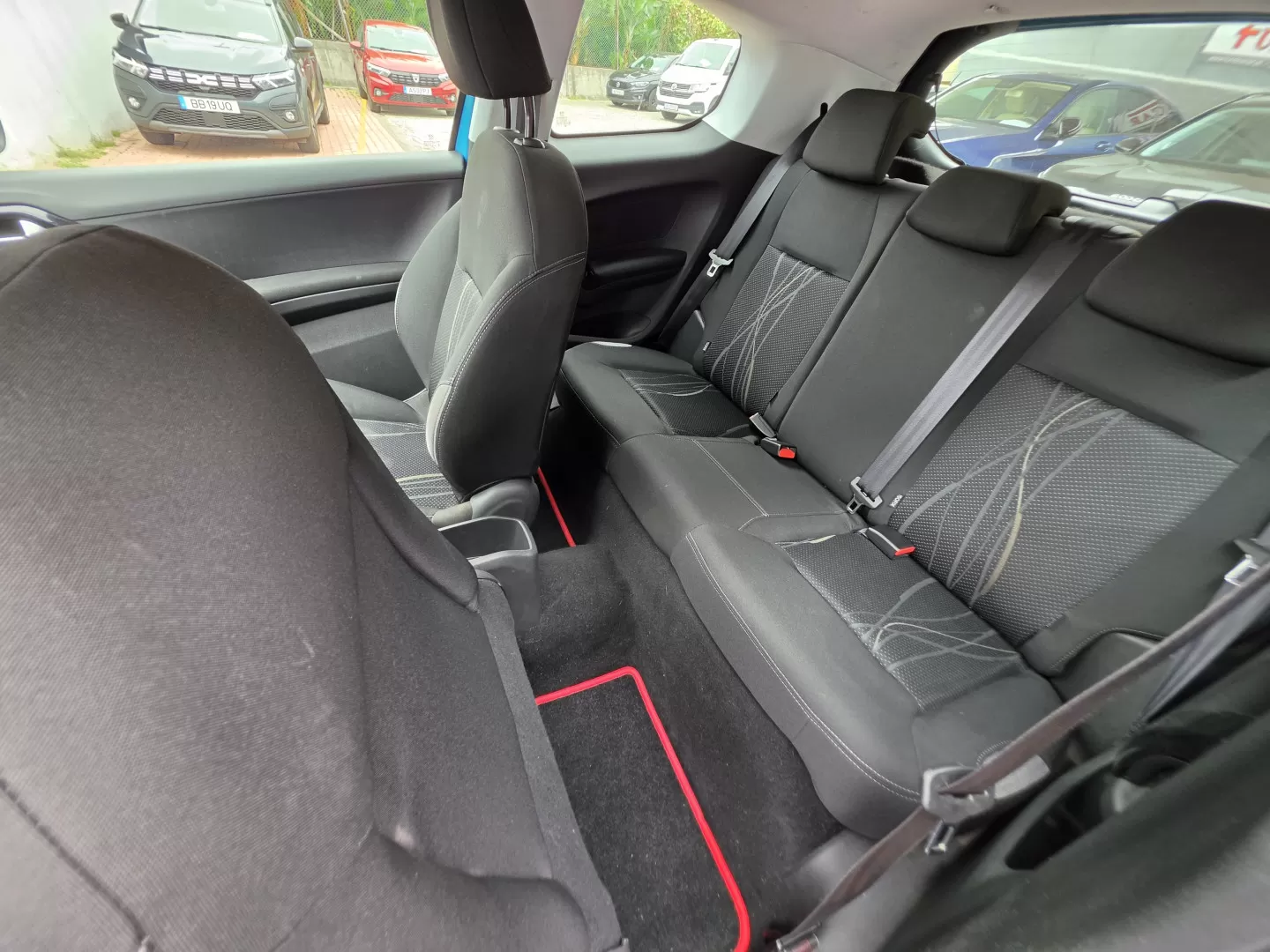 Peugeot 208 1.4 e-HDi Access 2-Tronic - foto 6