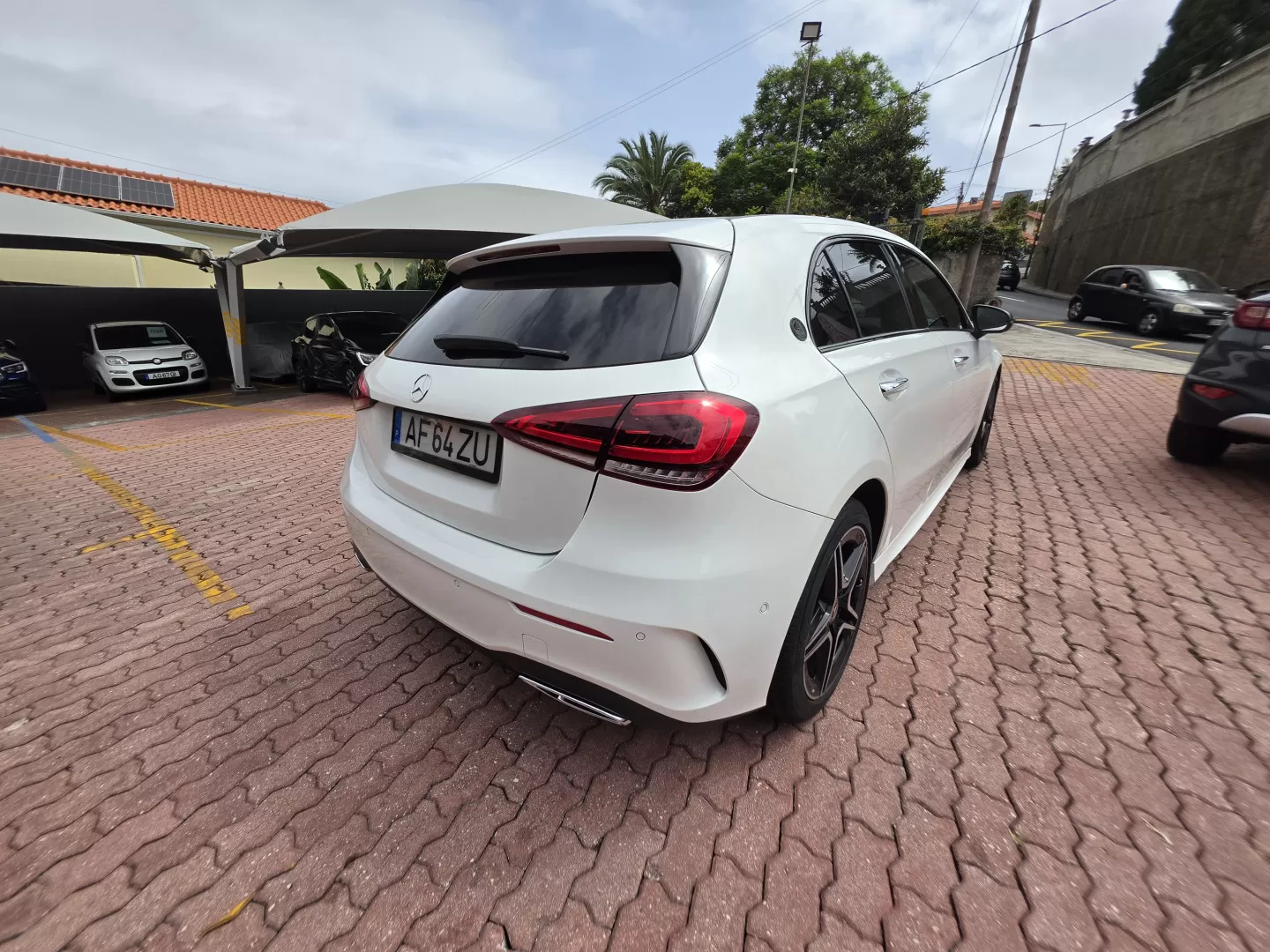 Mercedes-Benz A 180 d AMG Line Aut. - foto 2