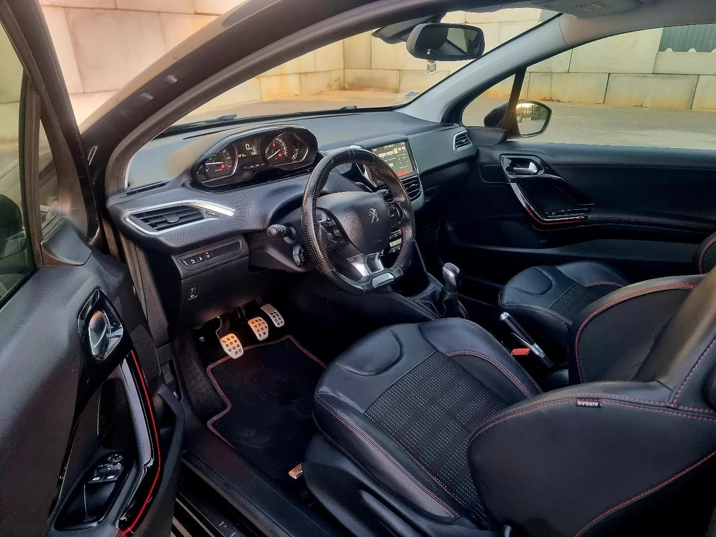 Peugeot 208 1.2 PureTech GT Line - foto 4