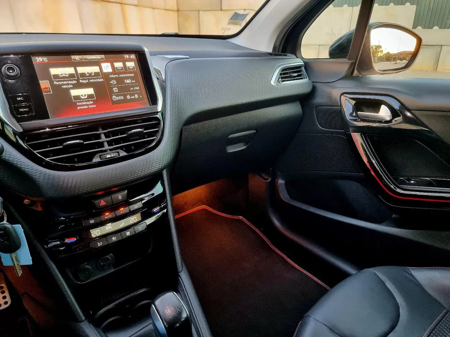 Peugeot 208 1.2 PureTech GT Line - foto 5