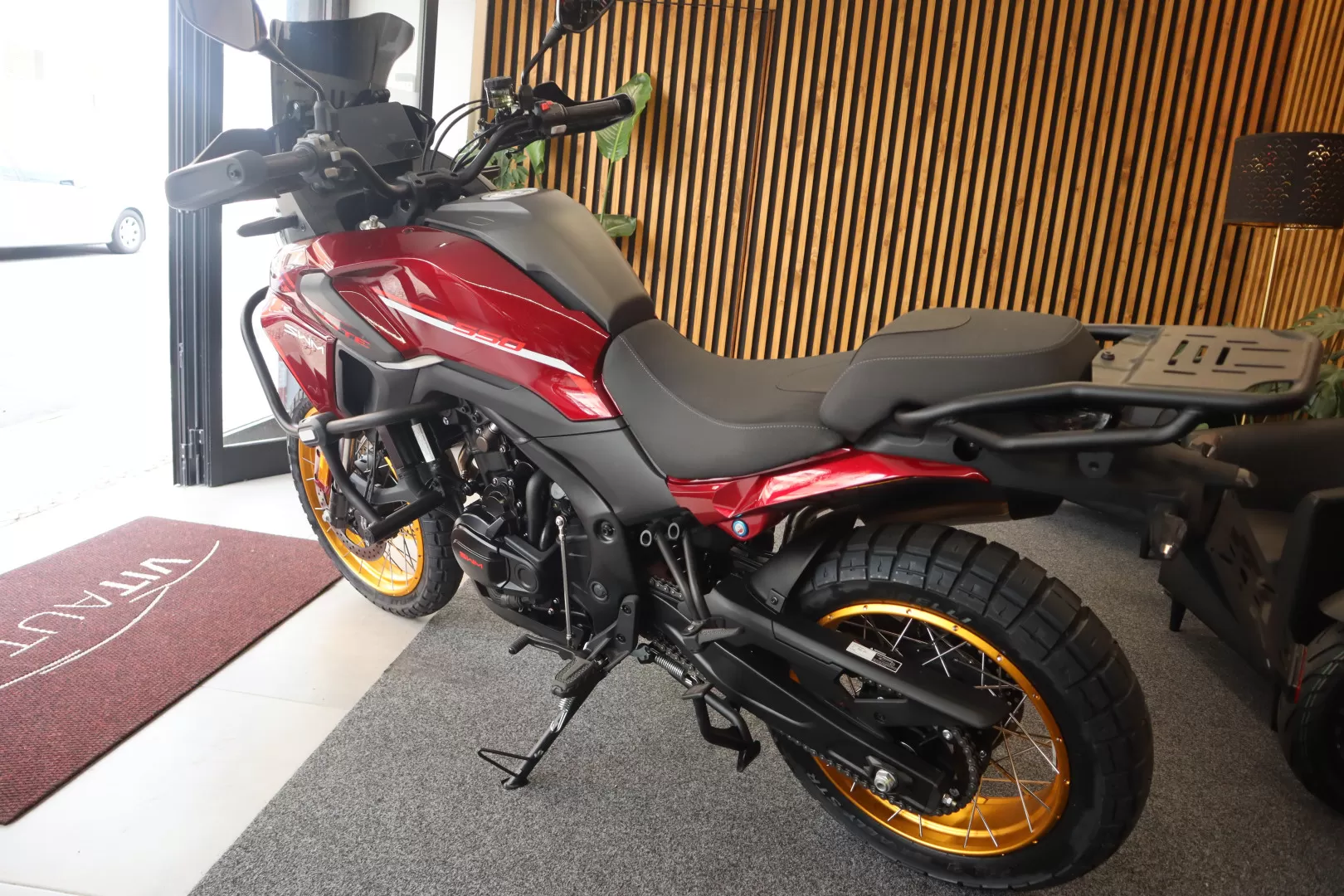 SWM Six6 500 VERSANTE 550 - foto 2