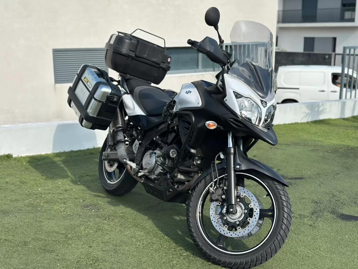 Suzuki v-strom DL650A - foto 4
