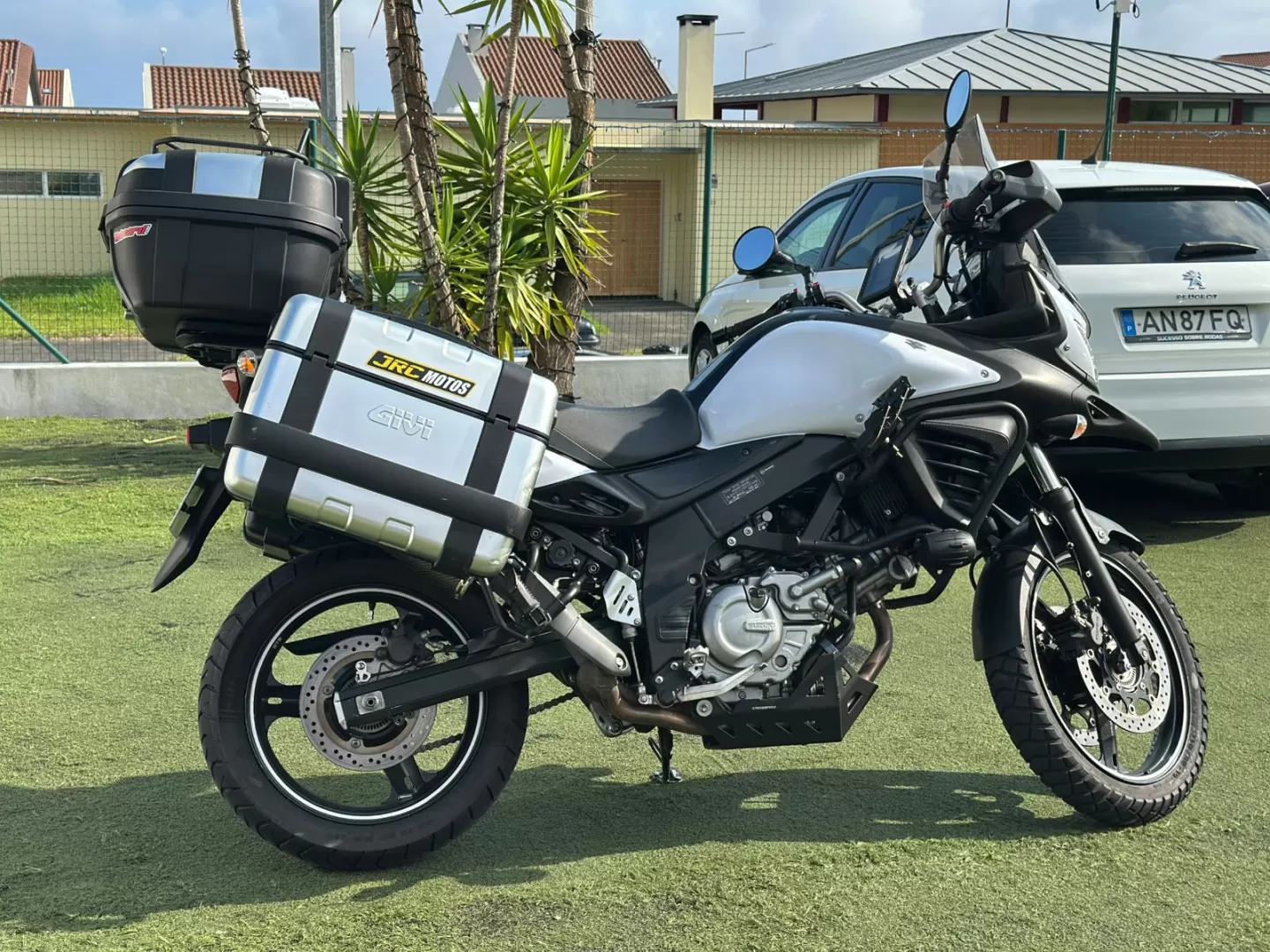 Suzuki v-strom DL650A - foto 6